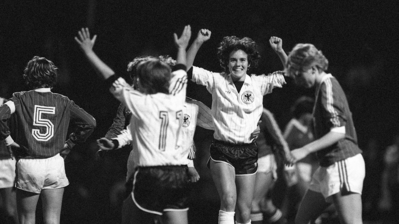 Mädchen können kein Fußball spielen