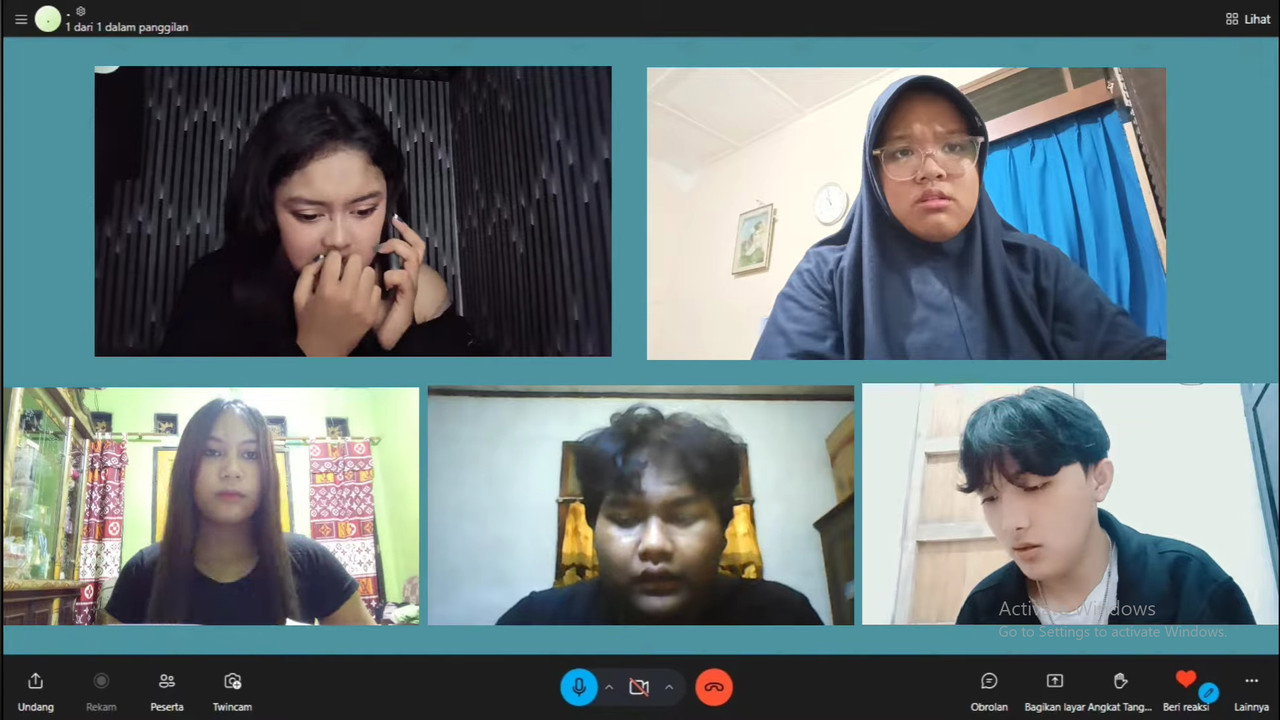 The Class: Online