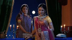 Hamida meets Gulbadan